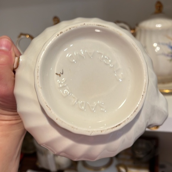 Sadler teapot with blue flowers - Picture 5 of 5